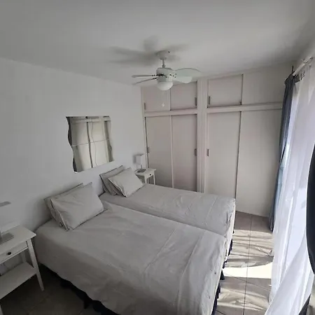 아파트 Aqua Vista Fanabe Getaway: 1br- 2 Seaview Terraces *