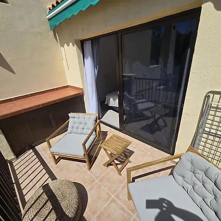 아파트 Aqua Vista Fanabe Getaway: 1br- 2 Seaview Terraces