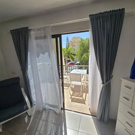 Aqua Vista Fanabe Getaway: 1br- 2 Seaview Terraces 아파트 *